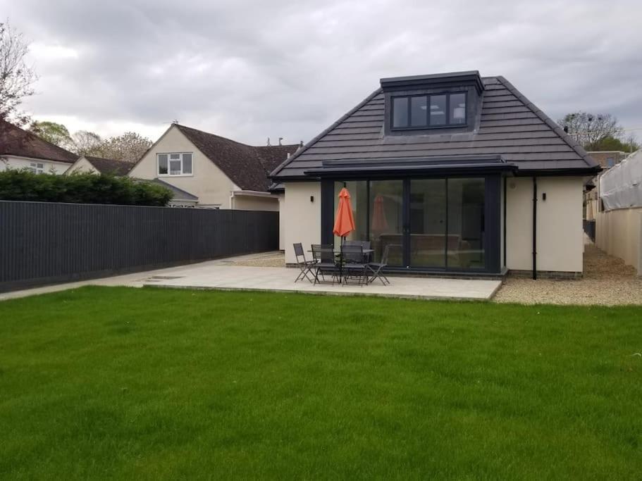 Evergreen Lodge - Two Bed Lux Flat - Parking, Garden, Patio, Wifi, Netflix - Close To Blenheim Palace & Oxford - F3 Kidlington Buitenkant foto
