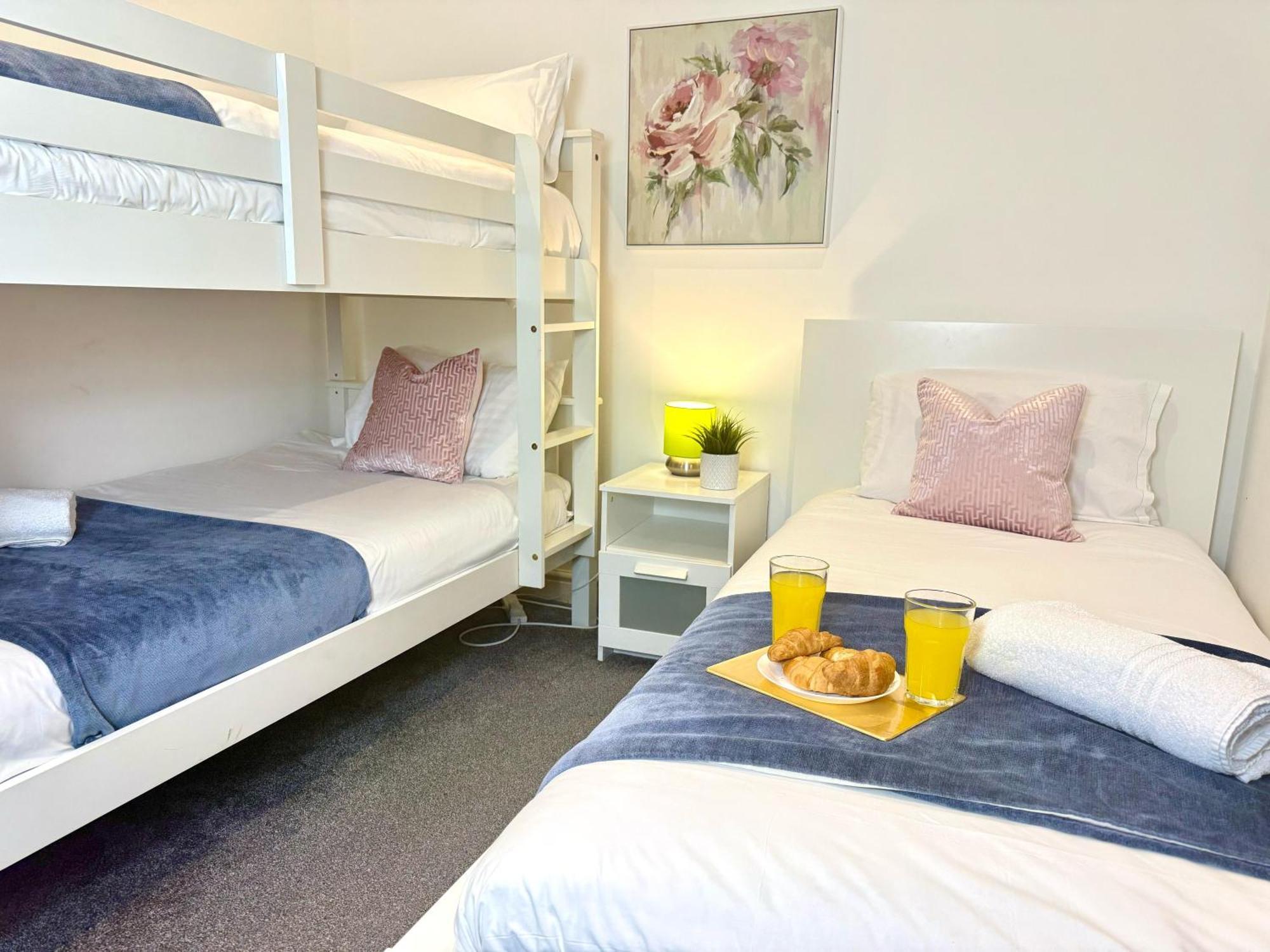 Evergreen Lodge - Two Bed Lux Flat - Parking, Garden, Patio, Wifi, Netflix - Close To Blenheim Palace & Oxford - F3 Kidlington Buitenkant foto